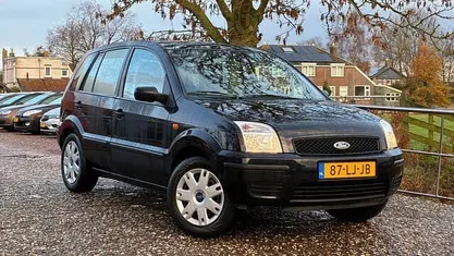 Zwart Gebruikt 2003 Ford Fusion MPV | € 2.650 (Eerlijke prijs)