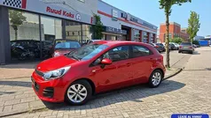 Rood Gebruikt 2017 Kia Rio Hatchback | € 8.950 (Eerlijke prijs)
