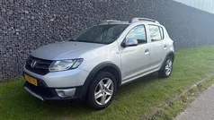 Gebruikt 2014 Dacia Sandero Lauréate Hatchback | € 6.495 (Eerlijke prijs)
