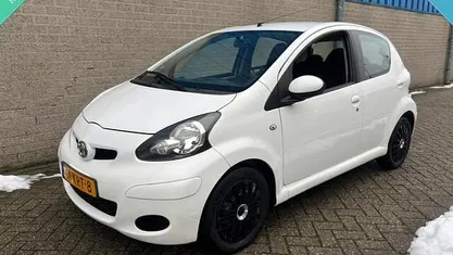Occasion 2010 Toyota Aygo Hatchback | € 3.249 (Eerlijke prijs)
