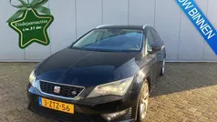 Midnightzwart Gebruikt 2015 Seat Leon ST FR Stationwagen | € 10.950 (Eerlijke prijs)