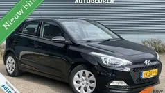 Zwart Gebruikt 2016 Hyundai i20 Comfort Hatchback | € 9.999 (Eerlijke prijs)