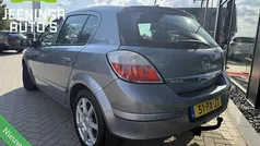 Grijs Gebruikt 2005 Opel Astra Essentia Hatchback | € 1.500 (Eerlijke prijs)