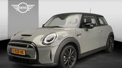 Grijs Gebruikt 2021 Mini Cooper SE Hatchback | € 17.900 (Eerlijke prijs)