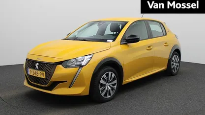 Geel Gebruikt 2022 Peugeot e-208 Active Hatchback | € 15.940 (Eerlijke prijs)