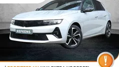 Grijs, metallic lak Gebruikt 2024 Opel Astra Hatchback | € 24.380 (Eerlijke prijs)