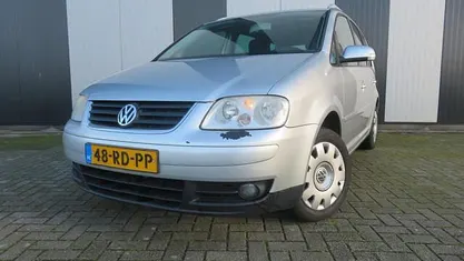 Gebruikt 2005 VW Touran Highline MPV | € 1.650 (Eerlijke prijs)
