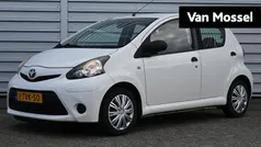 Gebruikt 2014 Toyota Aygo Hatchback | € 5.400 (Eerlijke prijs)
