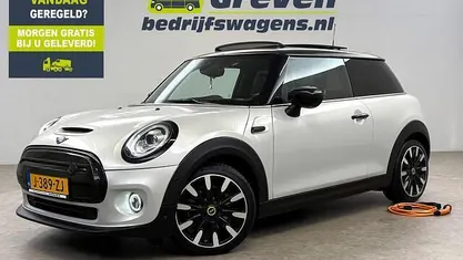Wit (metallic) Gebruikt 2020 Mini Cooper Hatchback | € 15.900 (Eerlijke prijs)