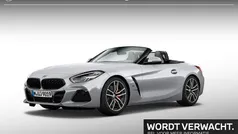 Glaciersilber metallic (grijs metallic) Gebruikt 2022 BMW Z4 Comfort Edition Cabriolet | € 49.900 (Eerlijke prijs)