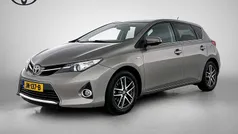 Bruin Gebruikt 2015 Toyota Auris Hybrid Hatchback | € 13.245 (Eerlijke prijs)