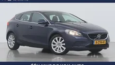 Gebruikt 2015 Volvo V40 Momentum Hatchback | € 8.800 (Eerlijke prijs)