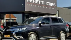 Zwart, metallic lak Gebruikt 2021 Mitsubishi Outlander Instyle SUV | € 26.900 (Goede deal)