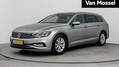 Grijs Gebruikt 2020 VW Passat Comfortline Stationwagen | € 22.700 (Eerlijke prijs)