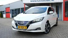 Wit (metallic) Gebruikt 2019 Nissan Leaf Tekna Hatchback | € 11.950 (Eerlijke prijs)