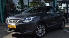 Grijs, metallic lak Gebruikt 2018 Suzuki Baleno Hatchback | € 11.249 (Eerlijke prijs)