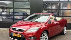 Rood (metallic) Gebruikt 2009 Ford Focus Cabriolet Titanium Cabriolet | € 5.999 (Eerlijke prijs)