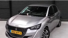 Grijs Gebruikt 2023 Peugeot 208 Allure Hatchback | € 20.425 (Eerlijke prijs)