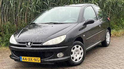 Zwart Gebruikt 2007 Peugeot 206 Forever Hatchback | € 1.195 (Eerlijke prijs)