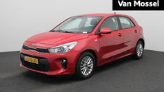Rood Gebruikt 2020 Kia Rio Hatchback | € 12.900 (Goede deal)