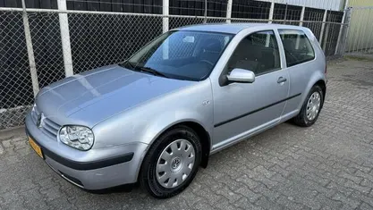 Occasion VW Golf IV 105 PK (77 kW) 2001 Grijs Hatchback