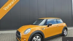 Oranje Gebruikt 2015 Mini ONE Hatchback | € 7.950 (Eerlijke prijs)
