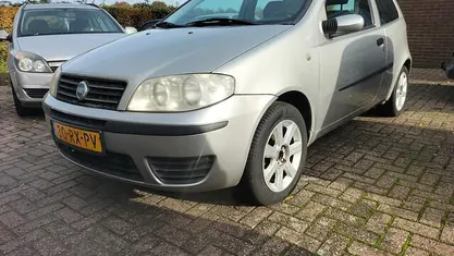 Occasion Fiat Punto Dynamic 95 PK (69 kW) 2005 Grijs Hatchback