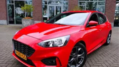 Rood Occasion 2020 Ford Focus Business Edition Hatchback | € 17.895 (Eerlijke prijs)