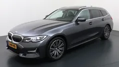 Grijs Gebruikt 2020 BMW 320 Executive Stationwagen | € 28.750 (Eerlijke prijs)