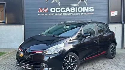 Zwart Gebruikt 2013 Renault Clio IV Expression Hatchback | € 4.749 (Eerlijke prijs)