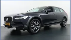 Blauw, metallic lak Gebruikt 2017 Volvo V90 CC Stationwagen | € 20.950 (Goede deal)