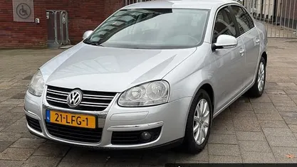 Occasion VW Jetta Comfortline 122 PK (89 kW) 2010 Grijs Sedan