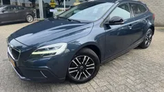 Blauw Gebruikt 2016 Volvo V40 Momentum Stationwagen | € 17.450 (Eerlijke prijs)