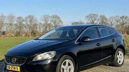 Gebruikt 2013 Volvo V40 Hatchback | € 6.450 (Eerlijke prijs)