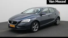 Blauw Gebruikt 2016 Volvo V40 Momentum Stationwagen | € 14.900 (Eerlijke prijs)