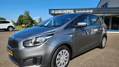 Grijs, metallic lak Gebruikt 2013 Kia Carens MPV | € 11.950 (Eerlijke prijs)