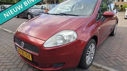 Occasion Fiat Grande Punto Dynamic 78 PK (57 kW) 2008 Rood Hatchback