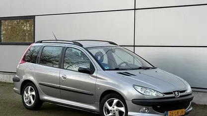 Grijs Gebruikt 2003 Peugeot 206 Stationwagen | € 999 (Goede deal)