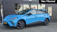Blauw Gebruikt 2023 MG MG4 EV Luxury Hatchback | € 23.495 (Eerlijke prijs)