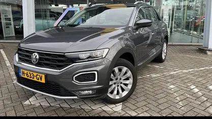 Grijs Gebruikt 2019 VW T-Roc Style SUV | € 22.690 (Goede deal)