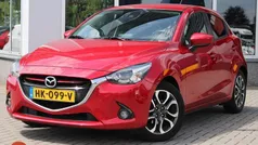 Rood Gebruikt 2015 Mazda 2 Hatchback | € 12.950 (Eerlijke prijs)