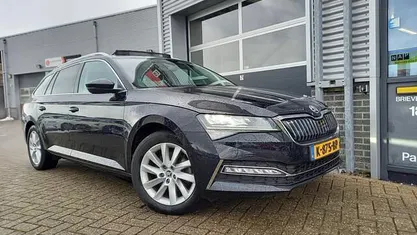 Occasion 2020 Skoda Superb Business Line Stationwagen | € 22.500 (Goede deal)
