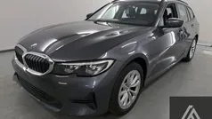 Grijs Gebruikt 2022 BMW 318 Stationwagen | € 26.500 (Eerlijke prijs)