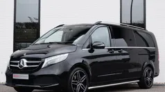 Zwart Gebruikt 2023 Mercedes V300 MPV | € 61.950 (Goede deal)