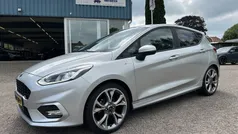 Grijs, metallic lak Gebruikt 2019 Ford Fiesta ST-Line Hatchback | € 12.995 (Eerlijke prijs)