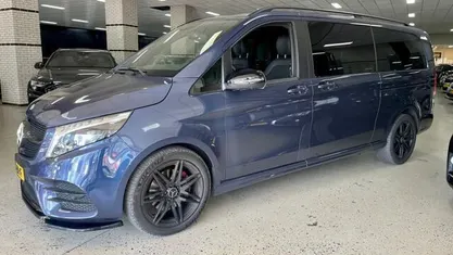 Occasion Mercedes V250 Avantgarde 190 PK (139 kW) 2023 Blauw MPV