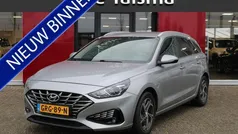 Grijs, metallic lak Gebruikt 2022 Hyundai i30 Comfort Stationwagen | € 17.945 (Goede deal)