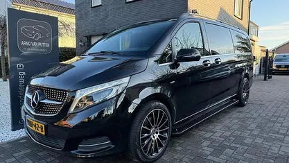 Zwart (metallic) Occasion 2017 Mercedes V220 MPV | € 27.800 (Eerlijke prijs)