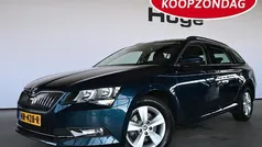 Blauw (metallic) Gebruikt 2016 Skoda Superb Ambition Stationwagen | € 15.940 (Super prijs)