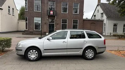 Occasion Skoda Octavia Ambiente 116 PK (85 kW) 2005 Grijs Stationwagen